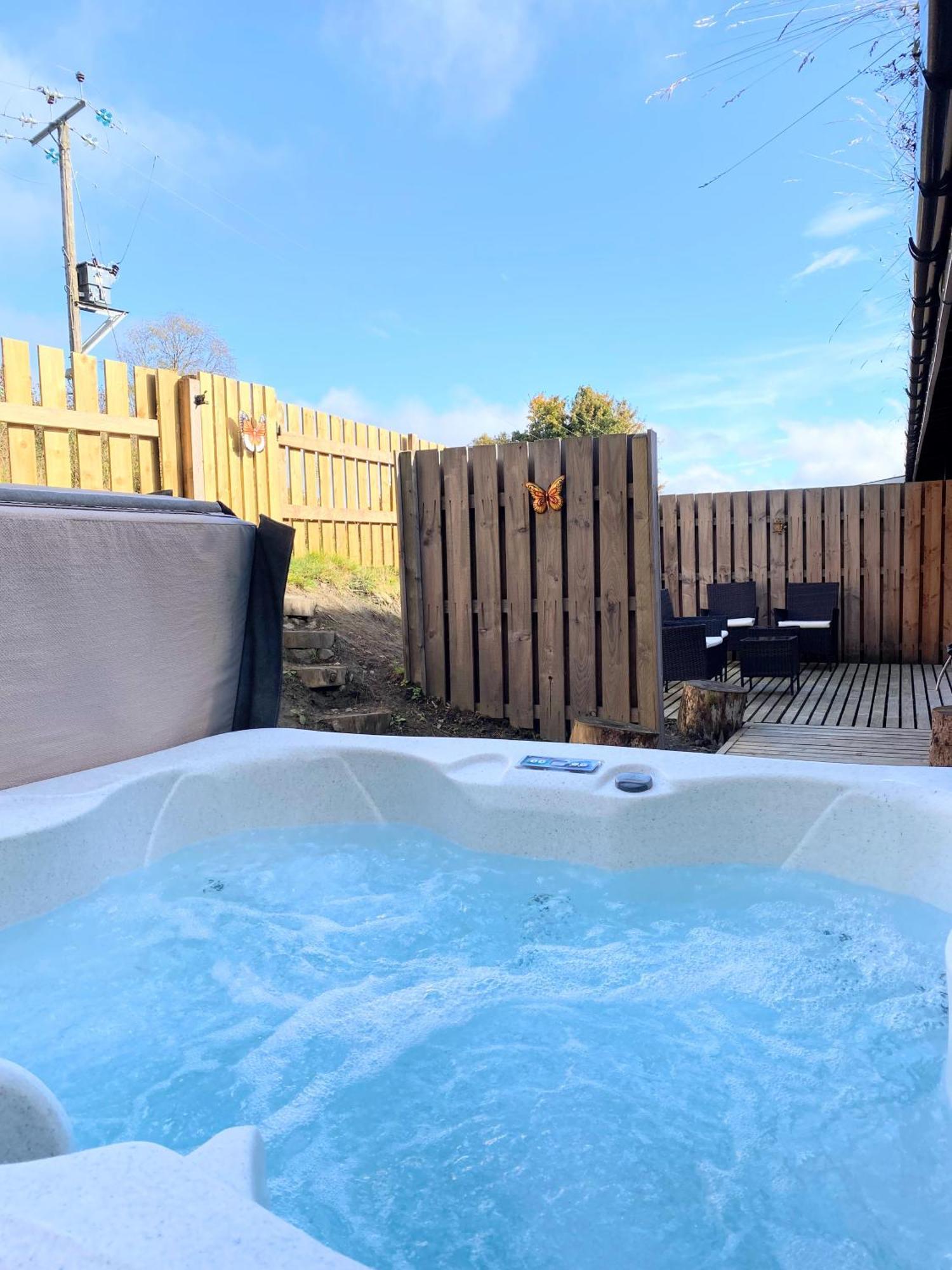 Kaoglen Squirrel Drey-Hot Tub-Pet Friendly-Perth Villa Balnald Kültér fotó
