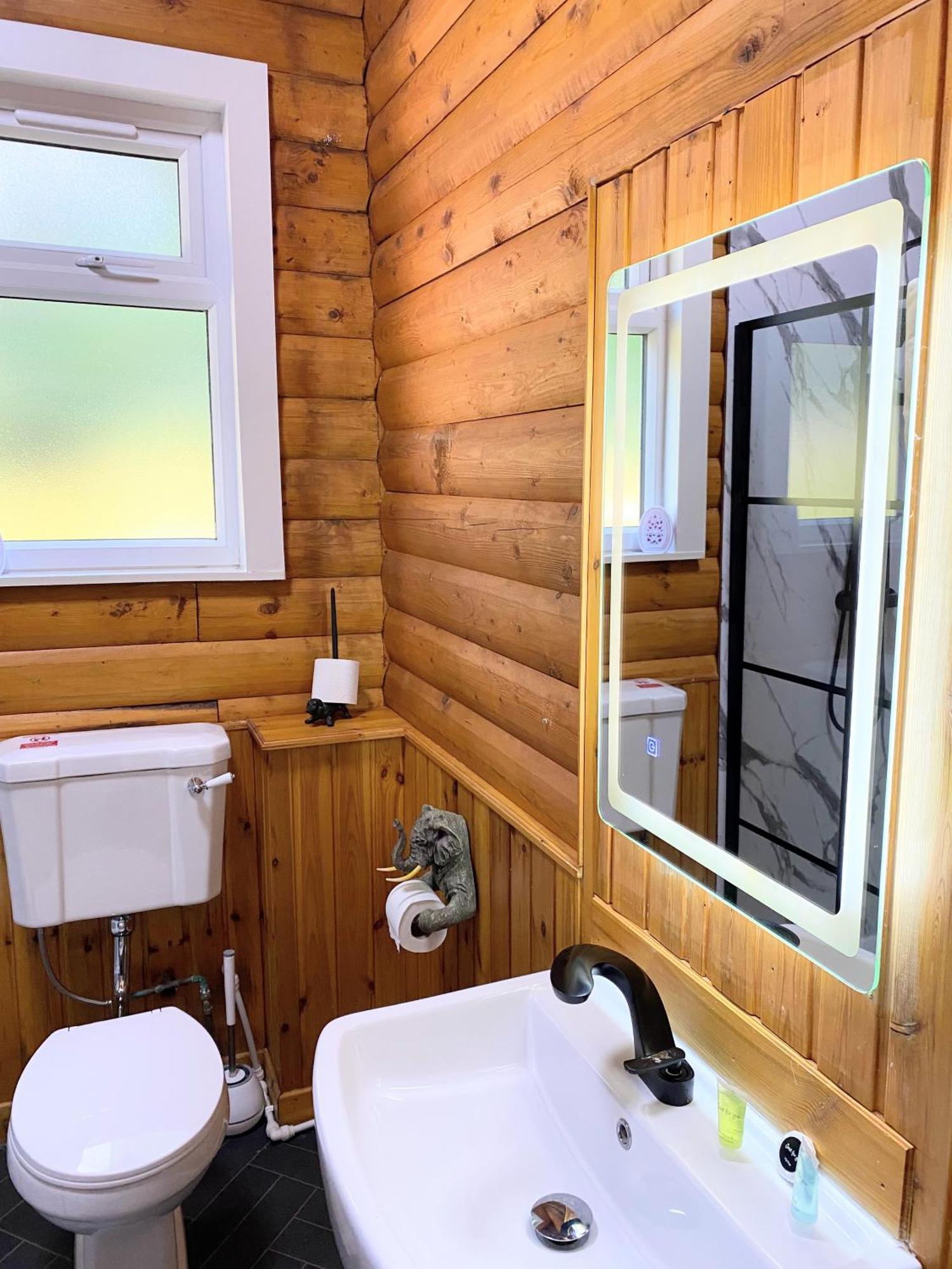 Kaoglen Squirrel Drey-Hot Tub-Pet Friendly-Perth Villa Balnald Kültér fotó